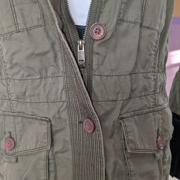 Abercrombie and Fitch Utility Outerwear Twill military vest - Picture 3 of 8